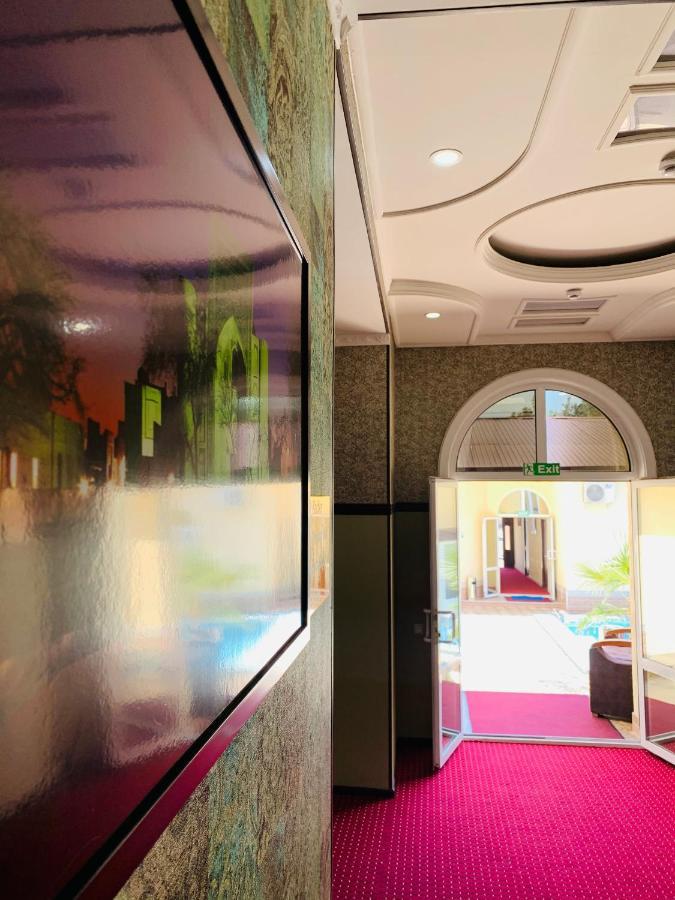 Rahat Inn Hotel Tasjkent Eksteriør bilde